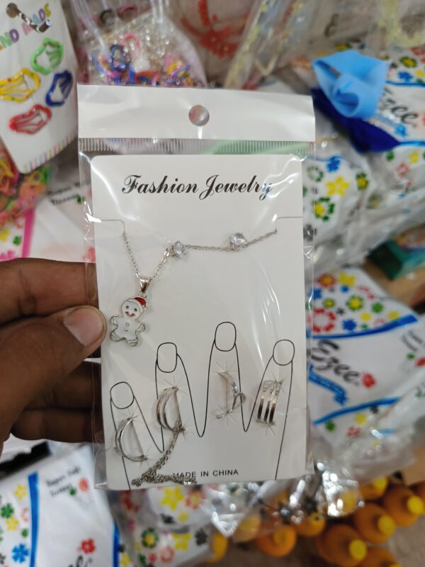 4 pieces Most Trendy All in cards